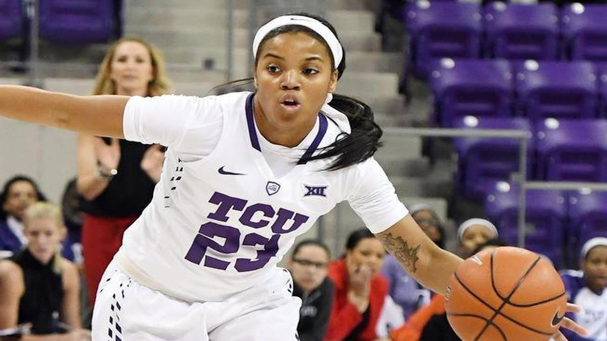 TCU’s AJ Alix, right, playing against Texas Southern earlier this season, led the Horned Frogs on Sunday at Oklahoma with a season-high 23 points. The Sooners rallied to win 87-72 after TCU rode Alix’s 15 points to a 41-37 lead in the first half.