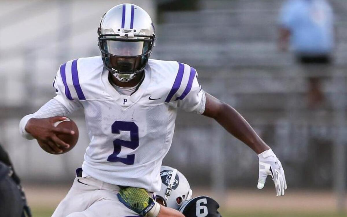 Dylan Thomas of Paschal signed his letter of intent with TCU on Wednesday morning.