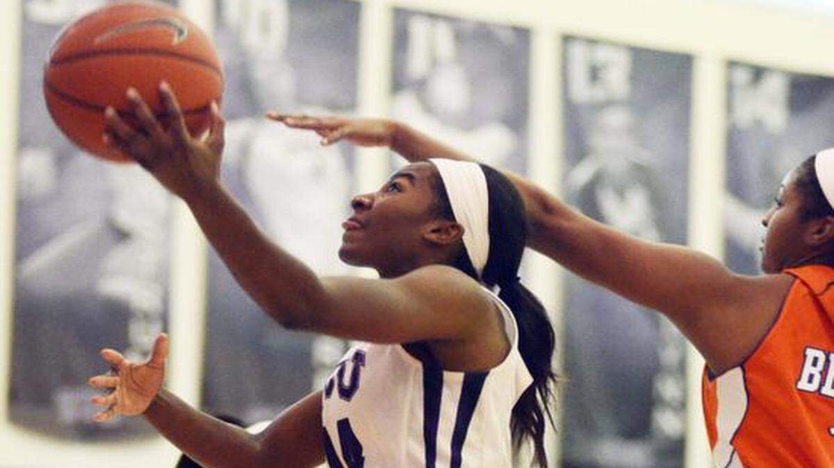 
Zahna Medley, playing against Sam Houston State, leads TCU in scoring with 16.3 points per game.


