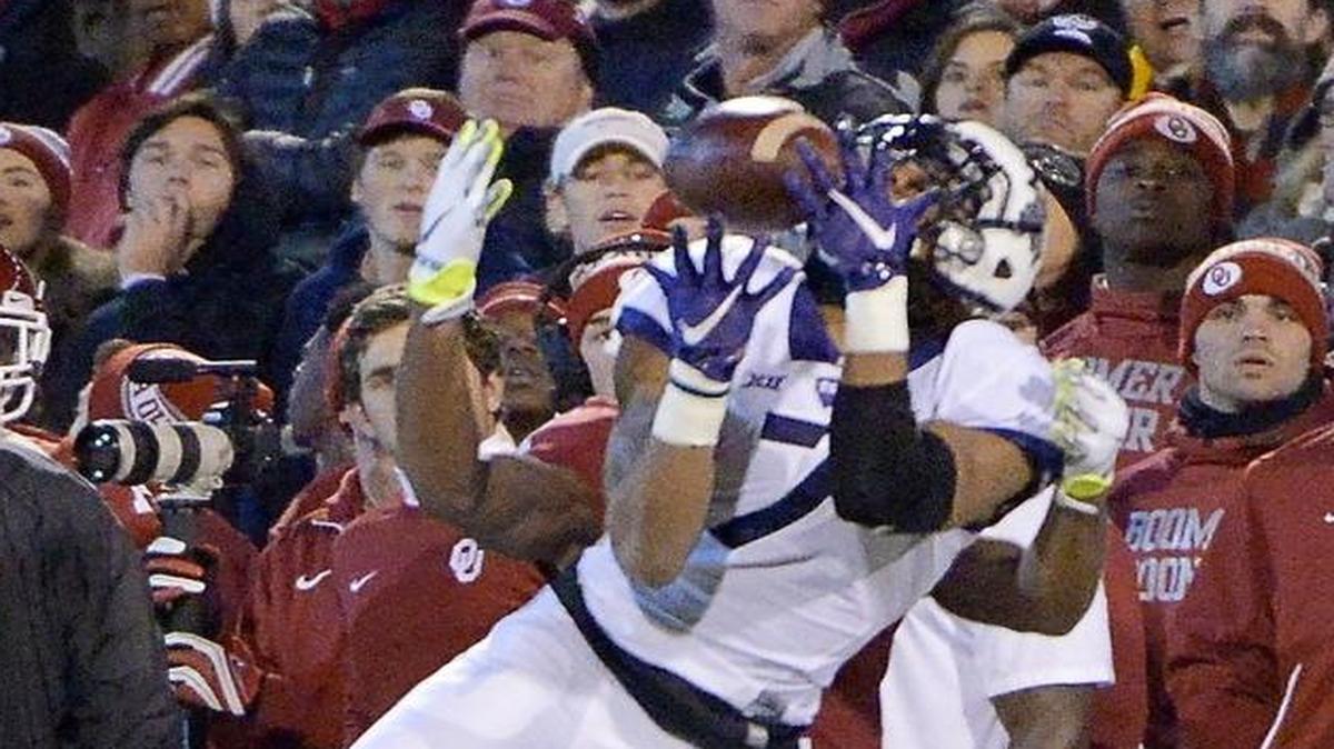 TCU’s Kolby Listenbee (7) caught two long passes in the first quarter, including a 37-yard touchdown.