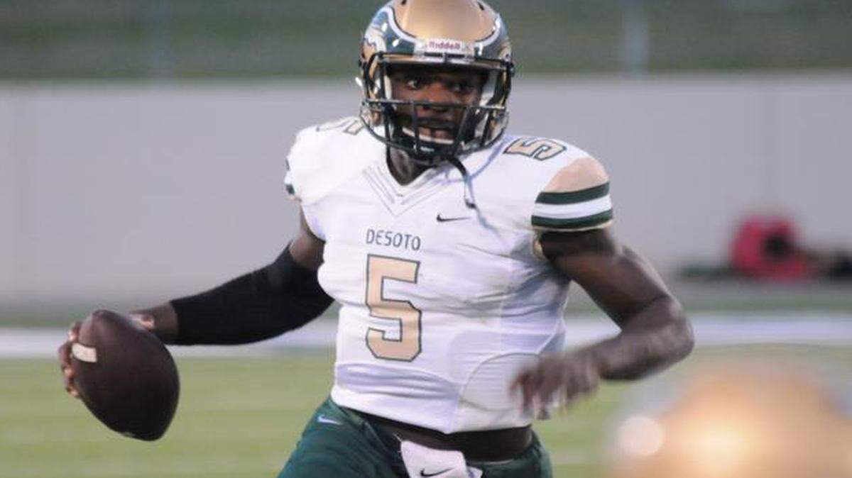 
DeSoto quarterback Tristen Wallace recently received an offer from TCU. He has committed to Texas Tech. 
