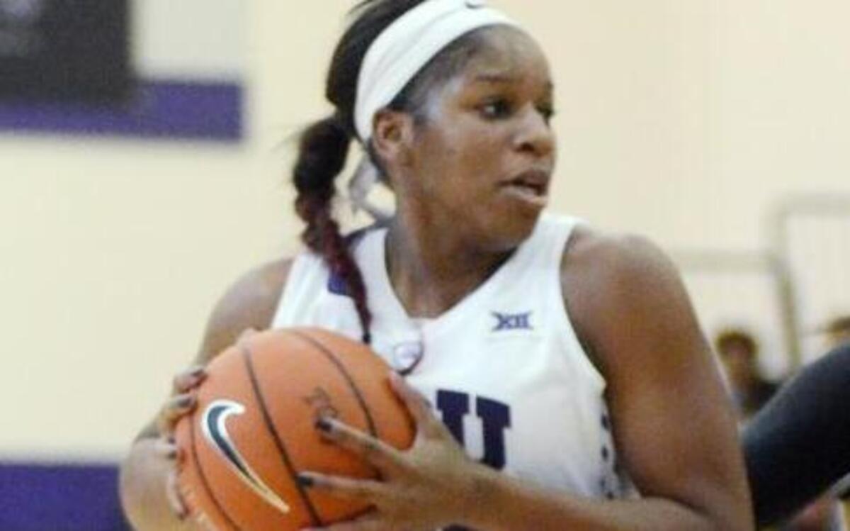 TCU’s Jada Butts, left, driving in a game in December against Notre Dame, had a season-high 19 points for the Frogs against Iowa State on Wednesday night.