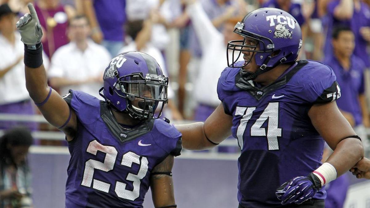 Former TCU offensive tackle Halapoulivaati Vaitai (74) will start at left tacke for the Philadelphia Eagles when they take on the New England Patriots in Super Bowl LII. (Star-Telegram/Paul Moseley)