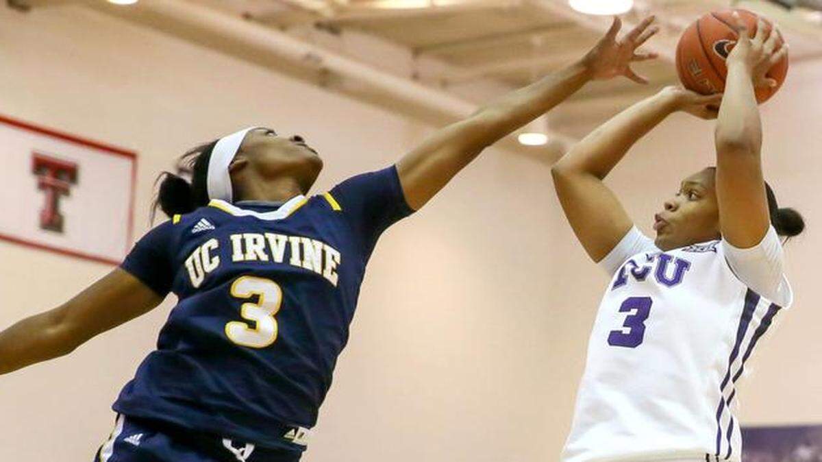 
TCU guard Veja Hamilton shoots over UC Irvine forward Shereen Sutherland on Tuesday.


