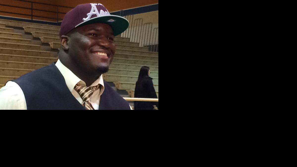 
Gladewater defensive tackle Daylon Mack said his decision to attend Texas A&M came down to his relationship with coach Kevin Sumlin and his staff. 
