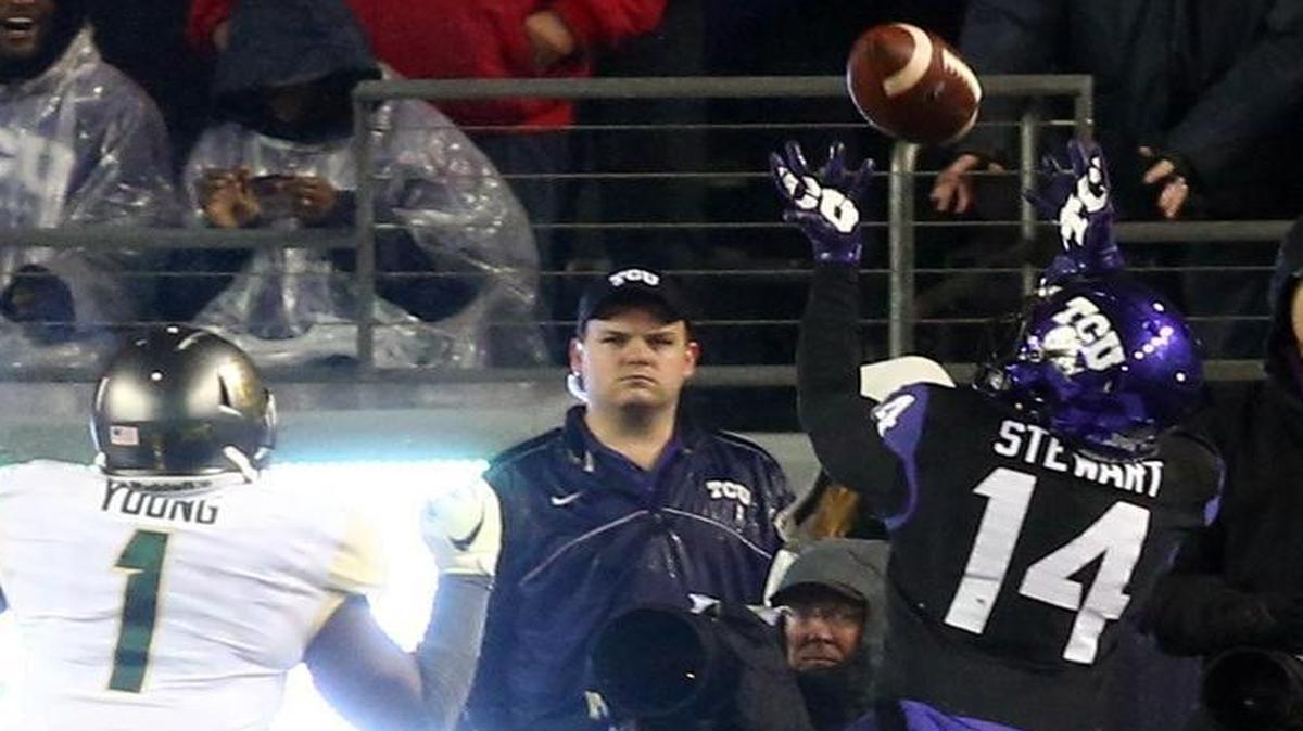 TCU freshman wide receiver Jarrison Stewart catches his first touchdown pass as a Frog, a 25-yard catch.