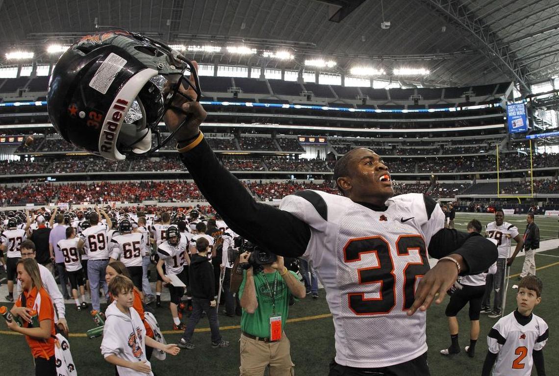 Johnathan Gray celebrates Aledo’s 2011 state championship.
