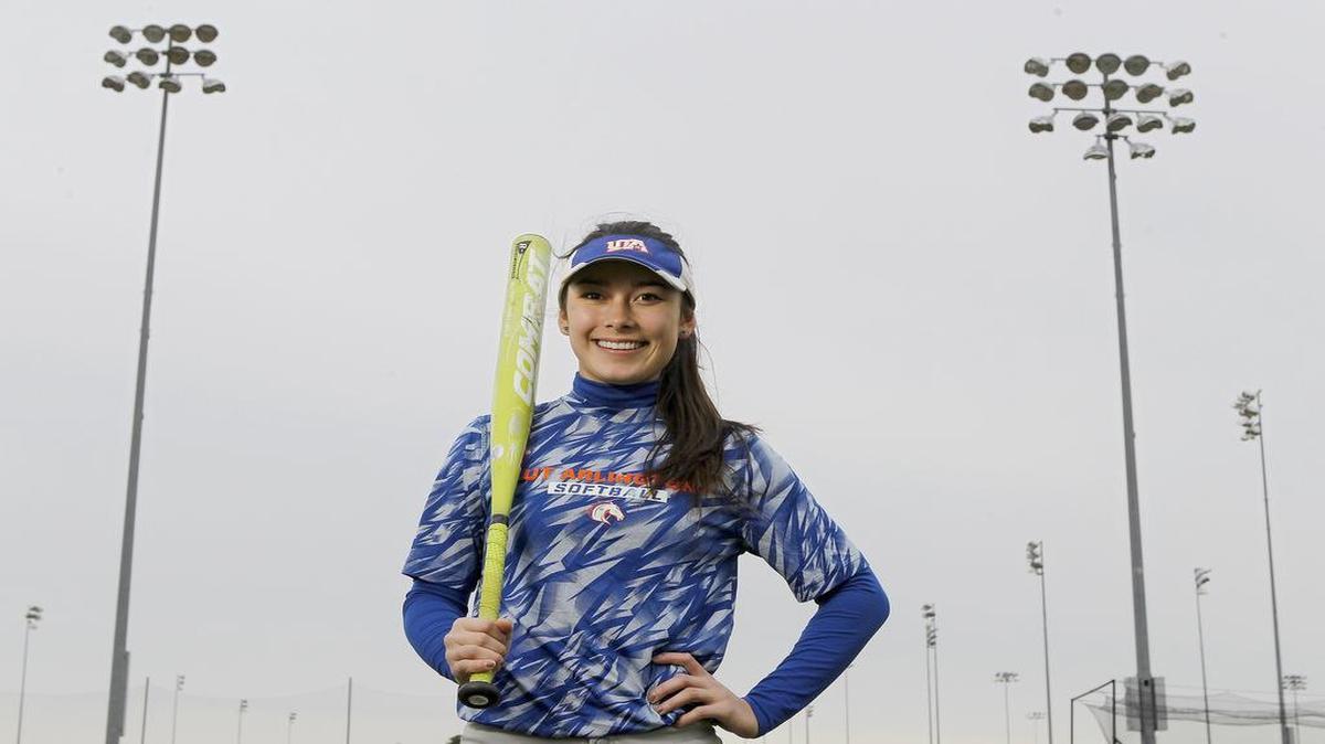 Sandra Mendoza had three RBIs in each game to help UTA win two games Saturday and make school history by winning its first 10 games of the season.