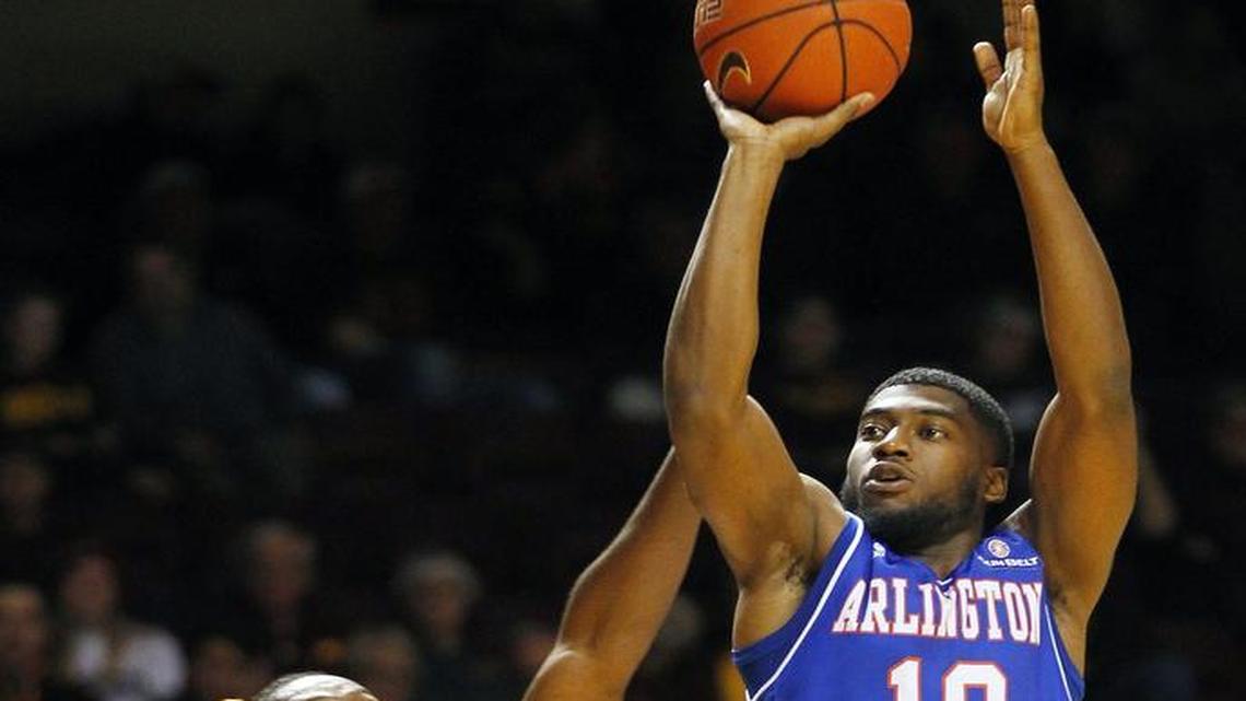 UT Arlington guard Jalen Jones, right, shooting against Minnesota earlier this season, hit a pivotal 3-pointer Saturday in the Mavericks’ victory over Fordham in New York. UTA (4-3) plays at Texas on Tuesday night and at North Texas on Saturday, Dec. 3.