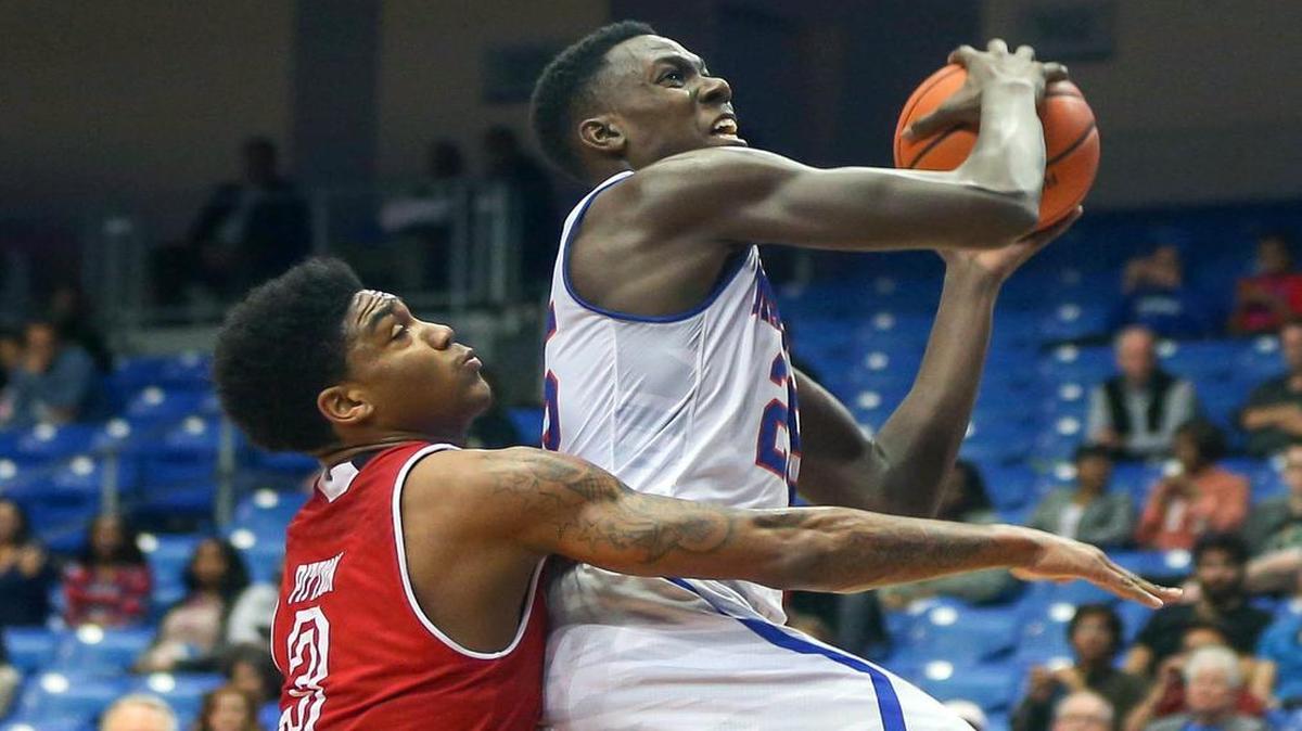 UTA’s Kevin Hervey, seen driving last season against Bradley, scored 25 points in Saturday night’s loss at Texas State.