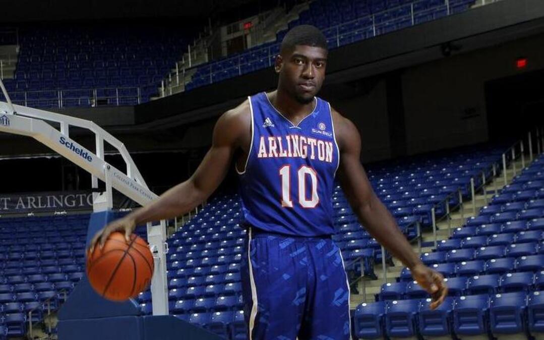Senior guard Jalen Jones made 10 of 16 shots for a team-high 23 points as the UT Arlington Mavericks opened the new basketball season with an 89-82 victory over SWAC favorite Texas Southern.