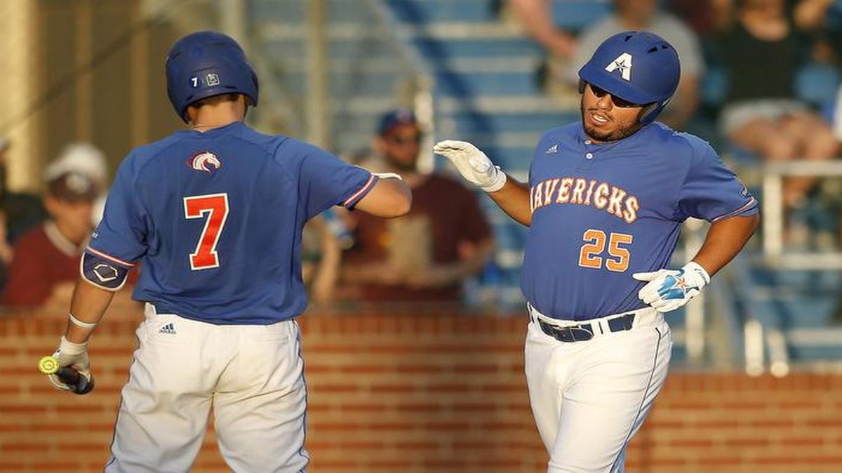 Omar Salinas, right, Brady Cox and UT Arlington travel to Austin on Tuesday to take on the Texas Longhorns. The Mavericks have won eight consecutive games to surge into first place in the Sun Belt Conference. Tuesday’s game will be televised at 6:30 p.m. on Longhorn Network.