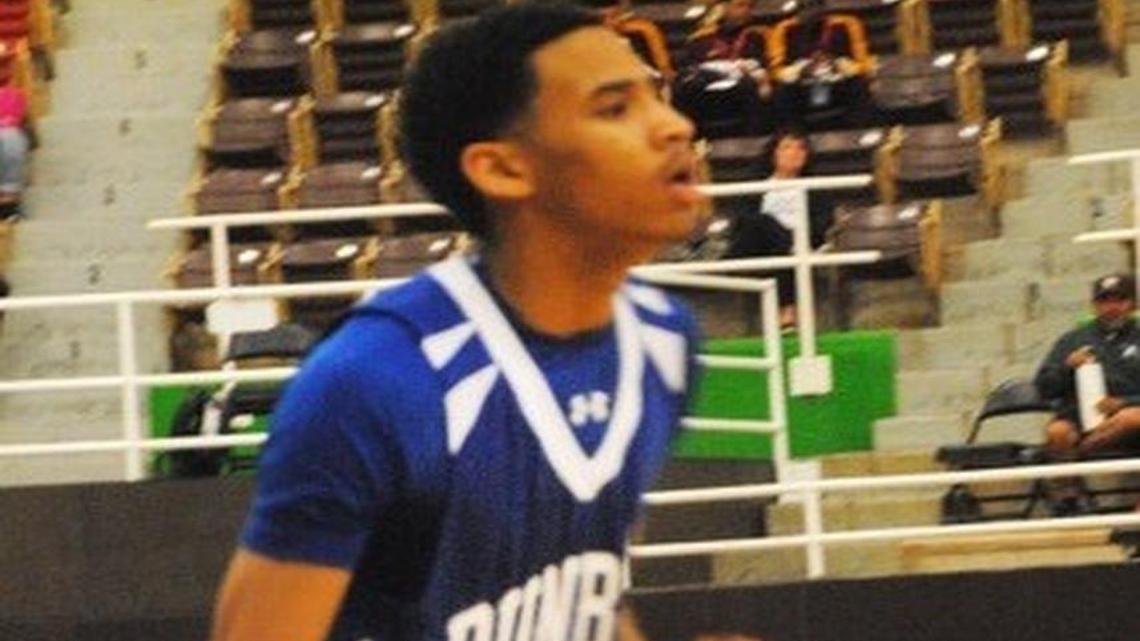 Dunbar guard Jerrod Fields scans the defense in the Wildcats’ 5A Region I semifinal against El Paso Burges.