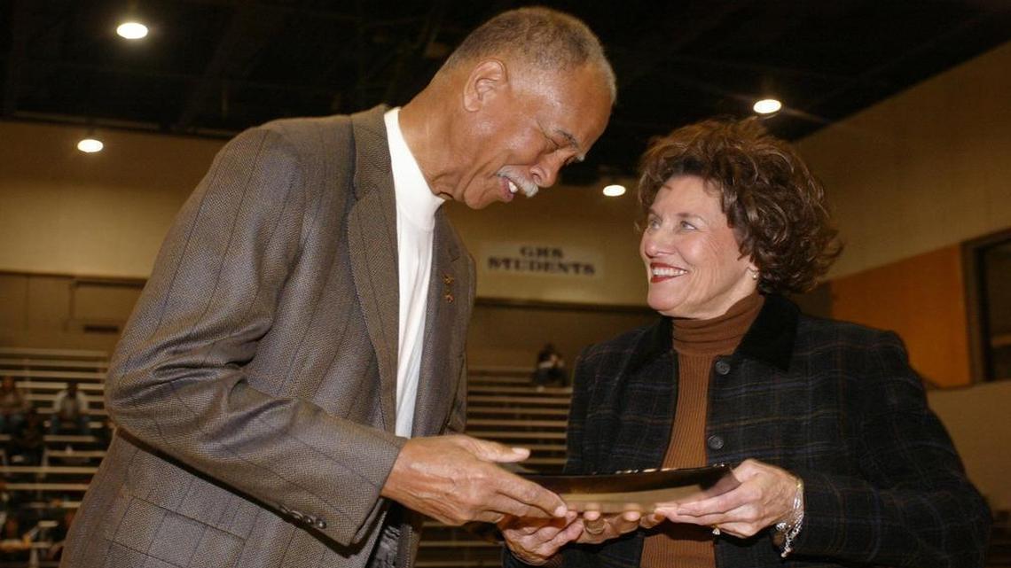 Former Fort Worth Dunbar boys coach Robert Hughes and former Granbury girls coach Leta Andrews are the nation’s winningest boys and girls basketball coaches.