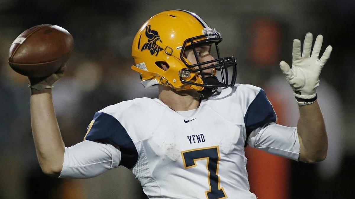 
Lamar’s Shane Buechele is among the area’s top passers after throwing for 2,504 yards and 31 TDs last year.

