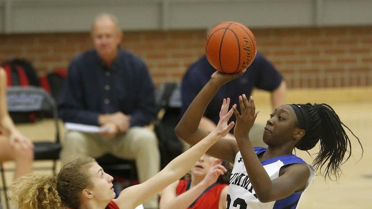 Mansfield Summit Lady Jaguars Tommisha Lampkin (23) in action last season. Lampkin is a leader this year as just a sophomore.