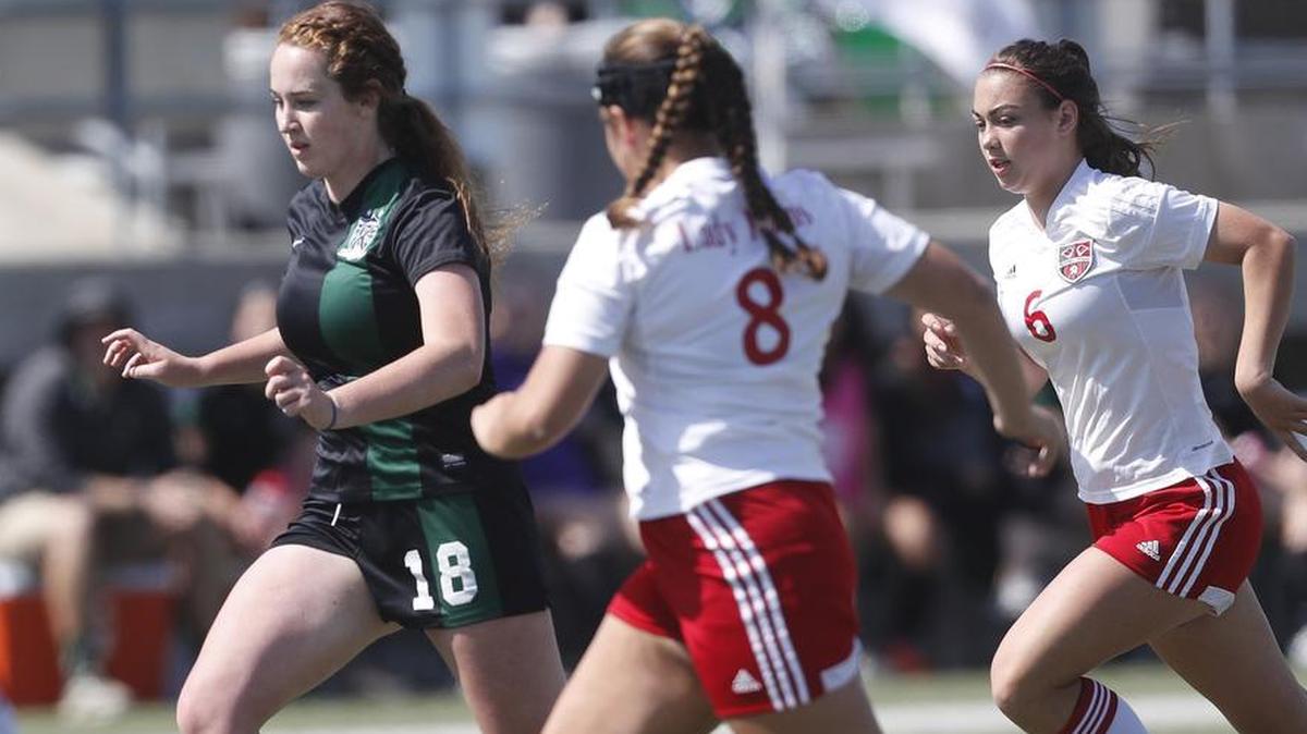 Kennedale defender Megan Jakubisin (18) in action against Mineral Wells in 2017 playoffs.