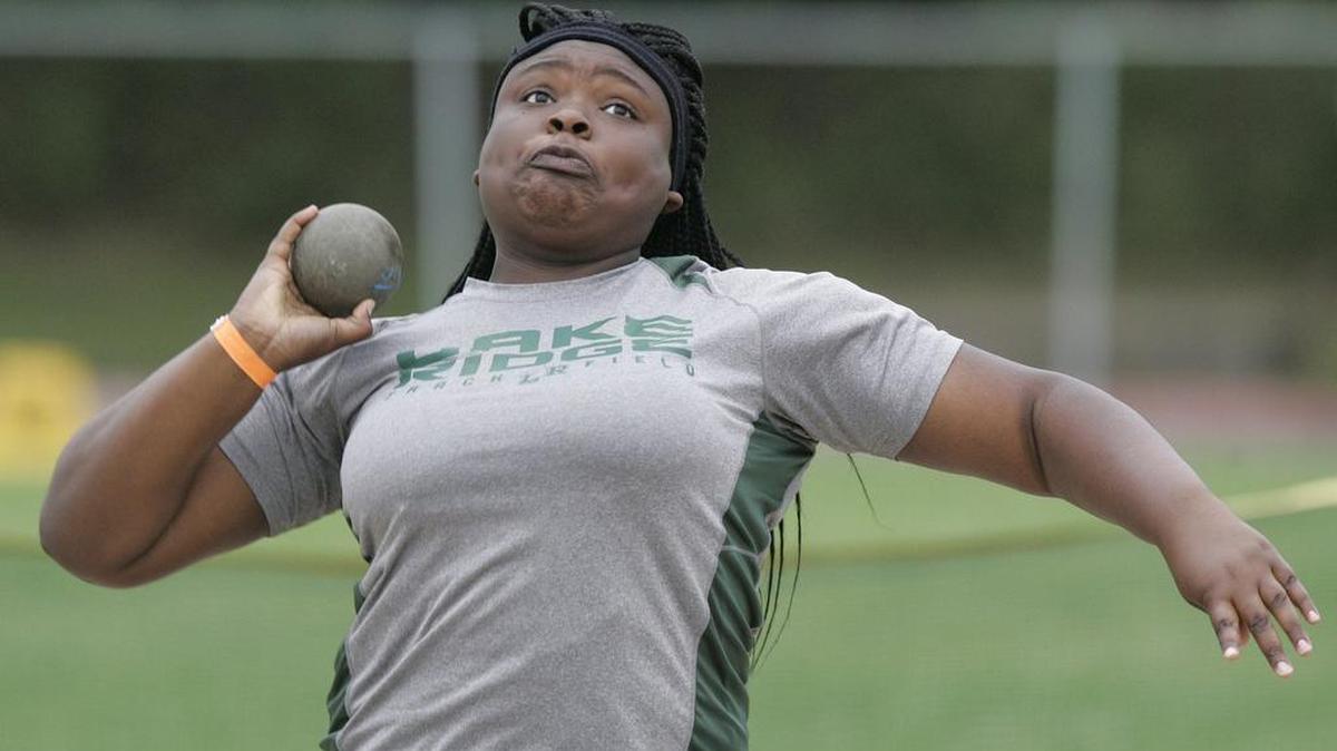 Faith Ette of Mansfield Lake Ridge qualified for state by finishing second in the shot put with a throw of 41-5.