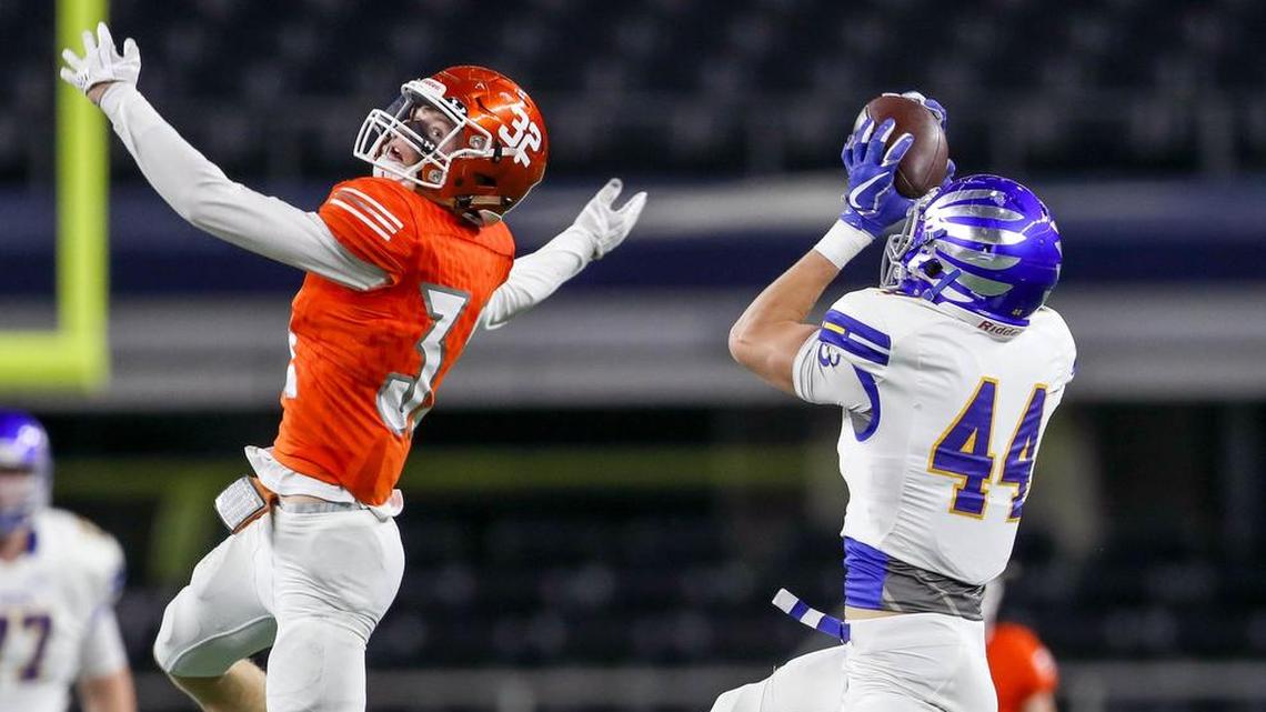 Brock tight end Baylor Cupp (44) comes up with a 67-yard touchdown reception against Kemp during the first half.