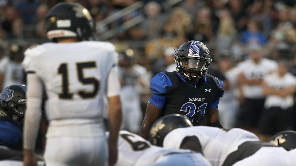 Mansfield Summit Jaguars linebacker Dreylan Hines (21) during the first half of a high school football game against the Mansfield Tigers at Newsom Stadium in Mansfield, Texas on Friday, Sept. 1, 2017.