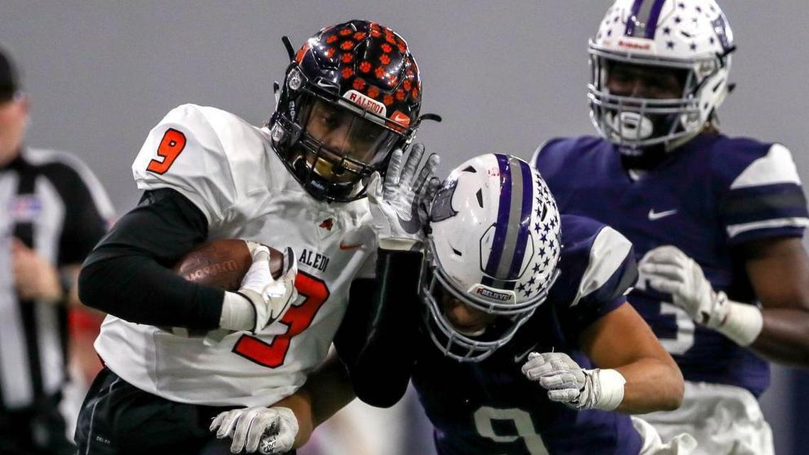 Richland linebacker Larry Nixon III (9) goes for the tackle on Aledo ball-carrier Jase McClellan as Dashaun White closes in.