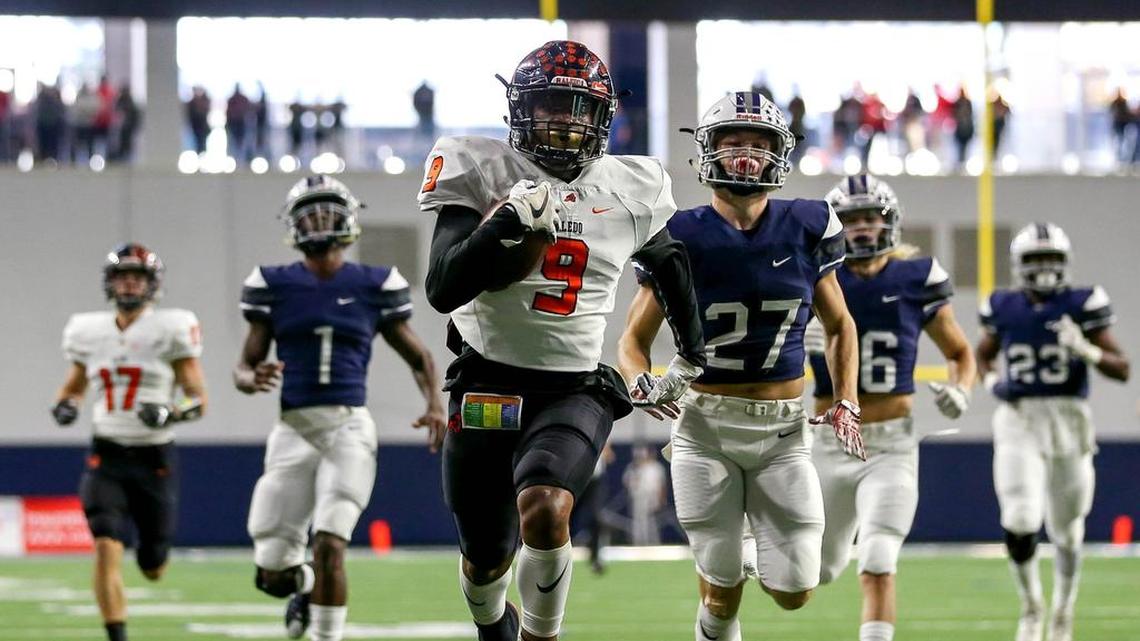 Aledo running back Jase McClellan (9) goes 69 yards for a touchdown against Richland during the first half, December 9, 2017 of the high school football 5A Division II state quarterfinal played at the Ford Center at The Star in Frisco.