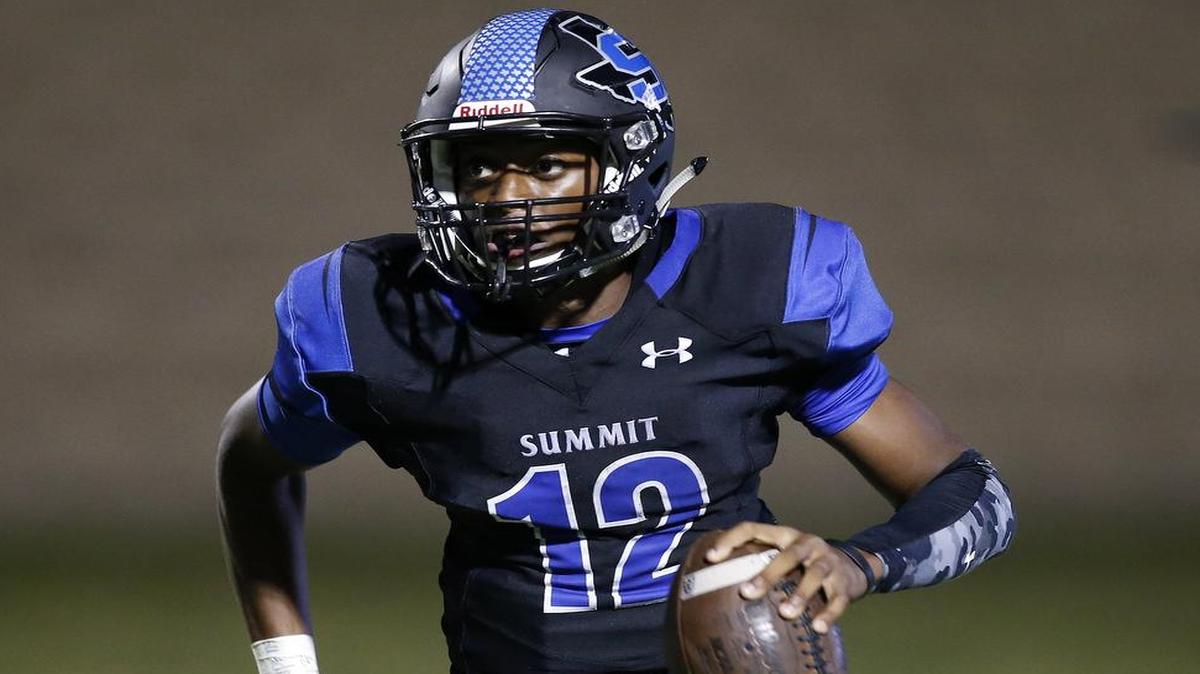 Mansfield Summit quarterback Brysen Mckinney.