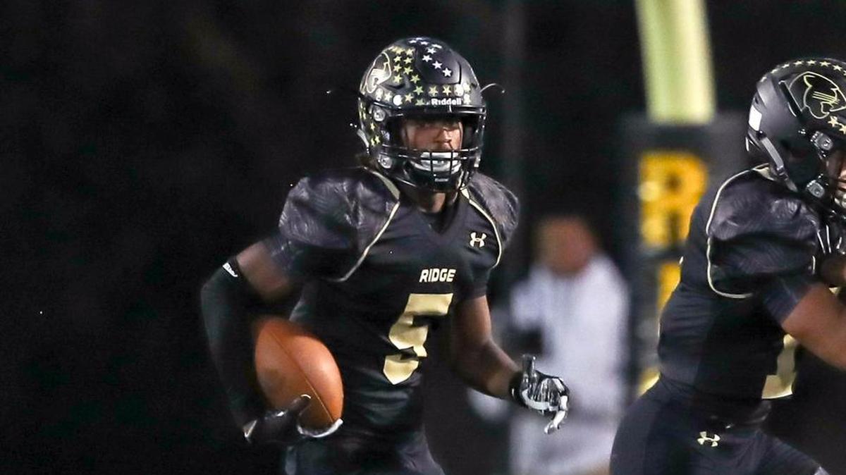 Keller Fossil Ridge wide receiver Stefan Cobbs, shown playing Haltom, had nearly 200 yards and four touchdowns against Weatherford on Nov. 3.
