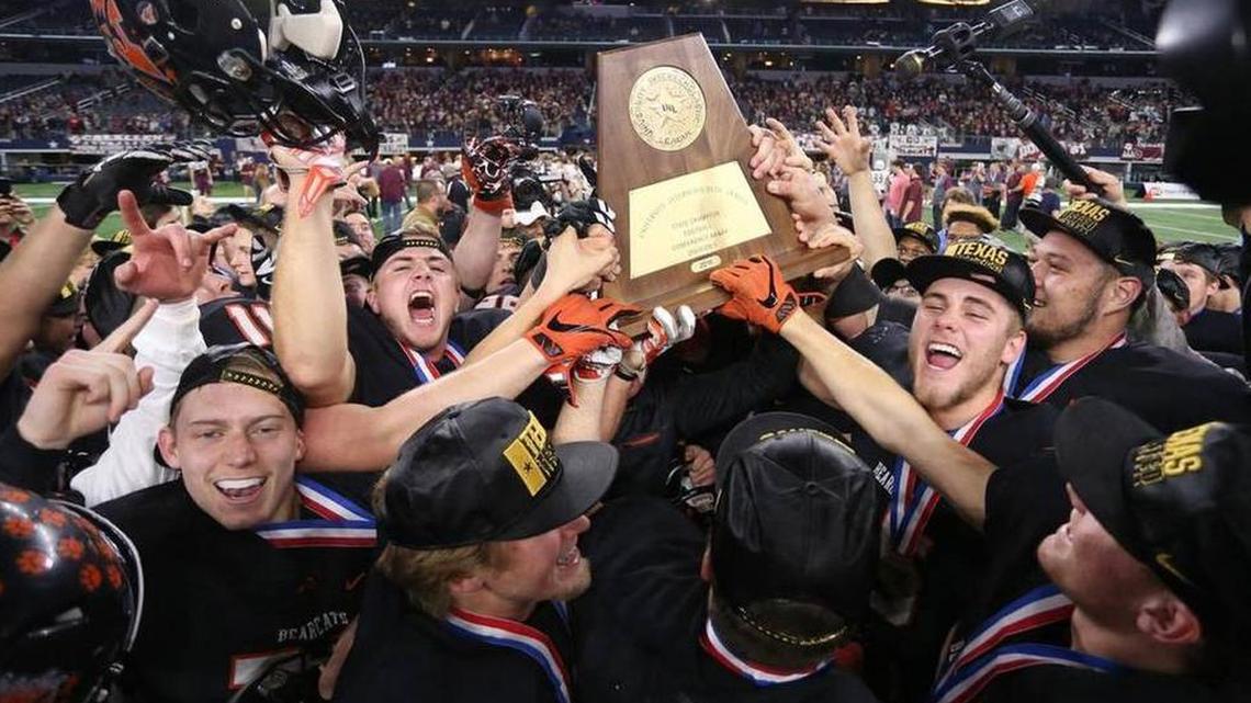 The Aledo Bearcats celebrate the Class 5A Division II state football title after beating Corpus Cchristi Calallen, 24-16, Dec. 16, 2016 at AT&T Stadium.
