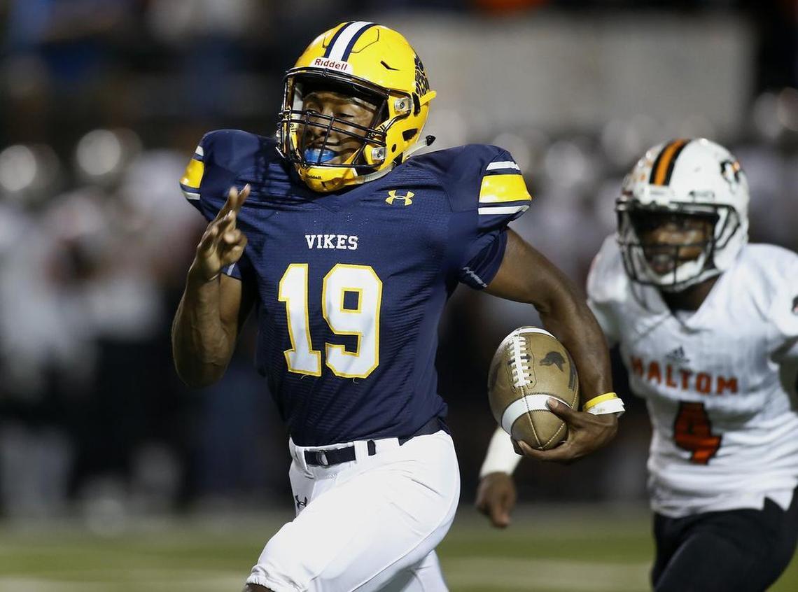 Arlington Lamar Vikings wide receiver Trevon West (19) breaks free for a touchdown reception past Haltom Buffalos safety Keyon Shannon (4) in the first half of a high school playoff football game at the Gopher-Warrior Bowl in Grand Prairie, Texas on Thursday Nov. 16, 2017.