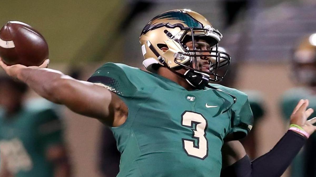 DeSoto quarterback Shawn Robinson, passing against Southlake Carroll in the area-round playoff, compiled 247 yards in total offense as the Eagles advanced to a state title game for the first time in an illustrious football history.