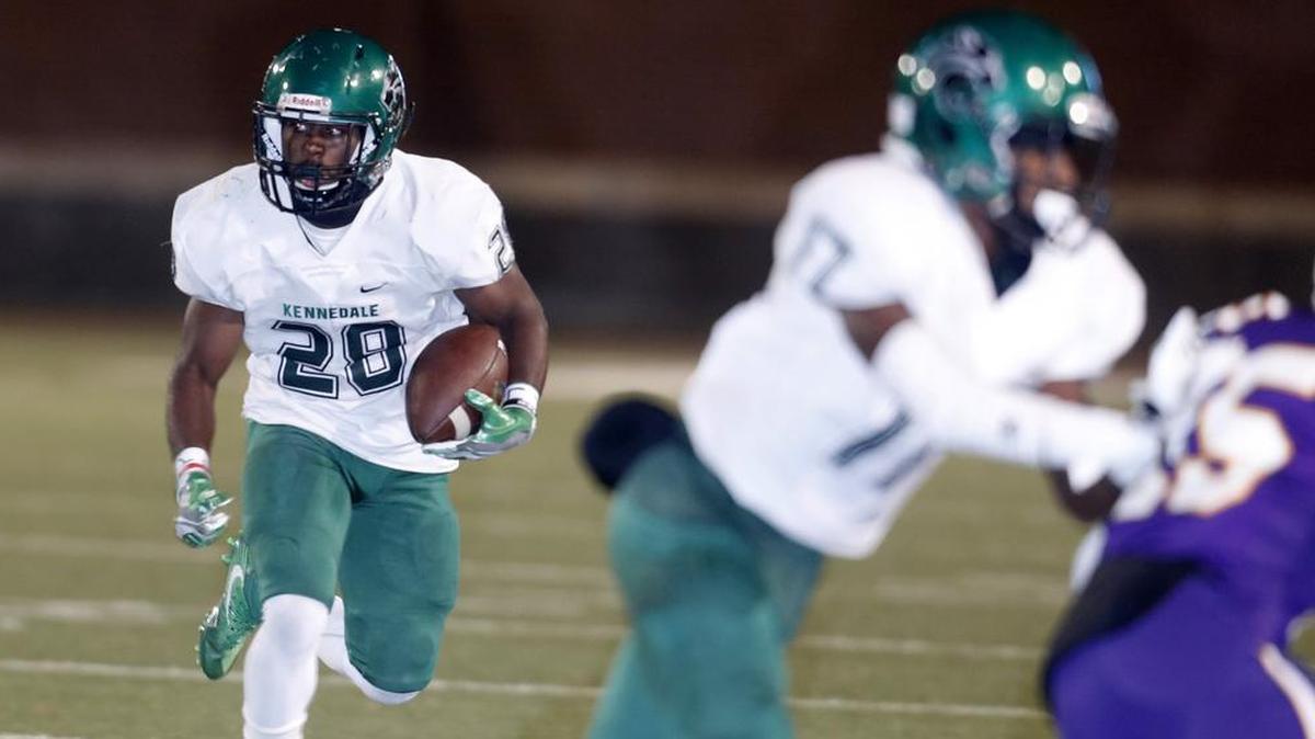 Kennedale running back DJ Kirven (28) in action during a 2016 playoff game.