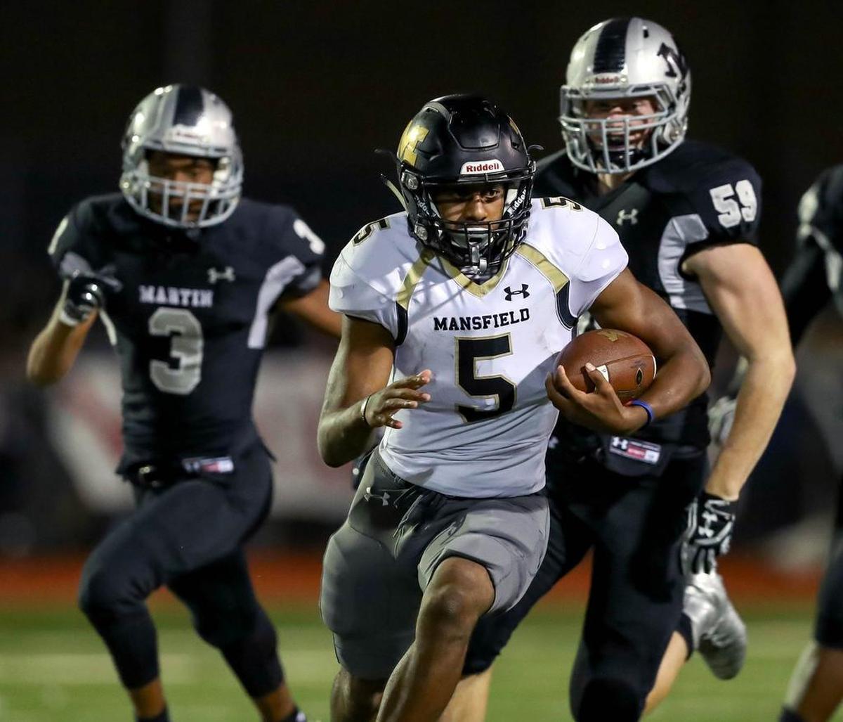 Mansfield running back Kennedy Brooks signed with Oklahoma.