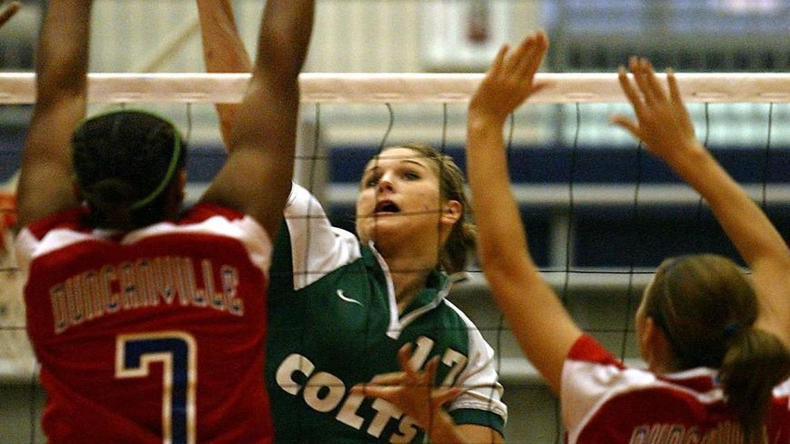 Lauren Otto (17) in her Arlington playing days. The Hall of Fame member now coaches South Grand Prairie.