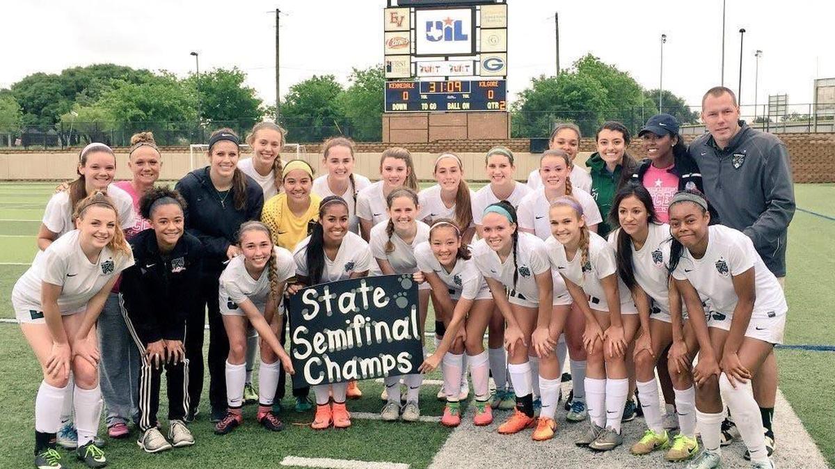 The Kennedale girls soccer team poses for a group shot after the Wildcats’ 6-0 defeat of Kilgore in the UIL 4A state semifinal at Georgetown.