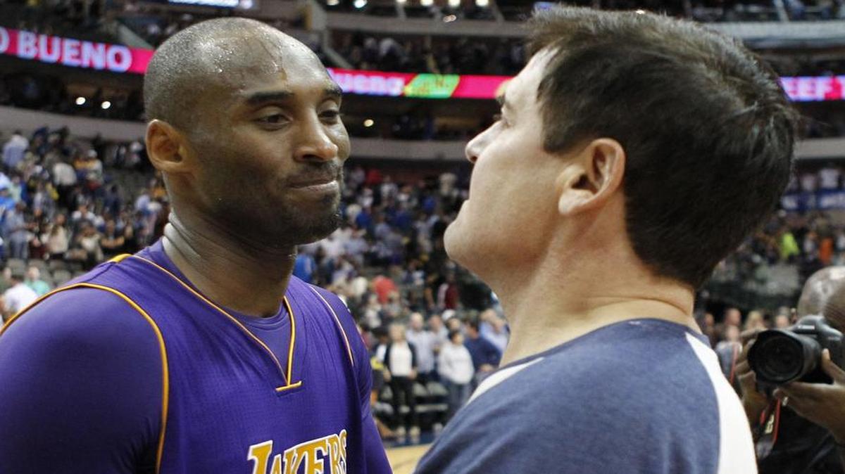 Los Angeles Lakers star Kobe Bryant is hugged by Dallas Mavericks owner Mark Cuban after the Mavs’ 90-82 win at the American Airlines Center in Dallas on Friday, Nov. 13, 2015. The game will be Bryant’s final appearance in Dallas. He announced Sunday that he will retire after this season, and the Lakers are unlikely to make the playoffs.