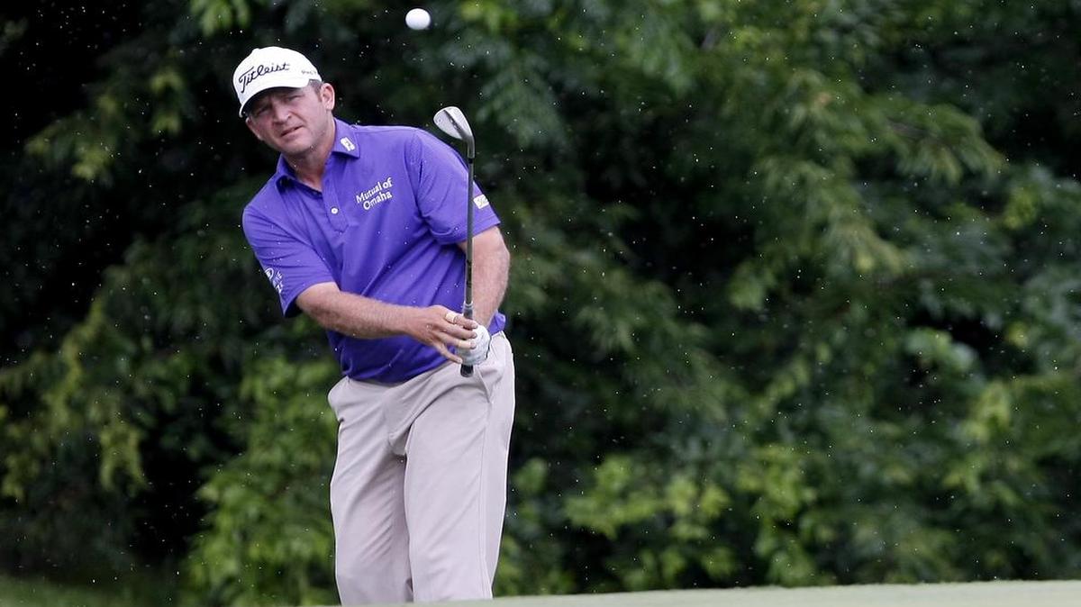 
Jason Bohn, hitting a chip shot on No. 13 en route to a par, had eight birdies Sunday, including six in a row on the front nine.
