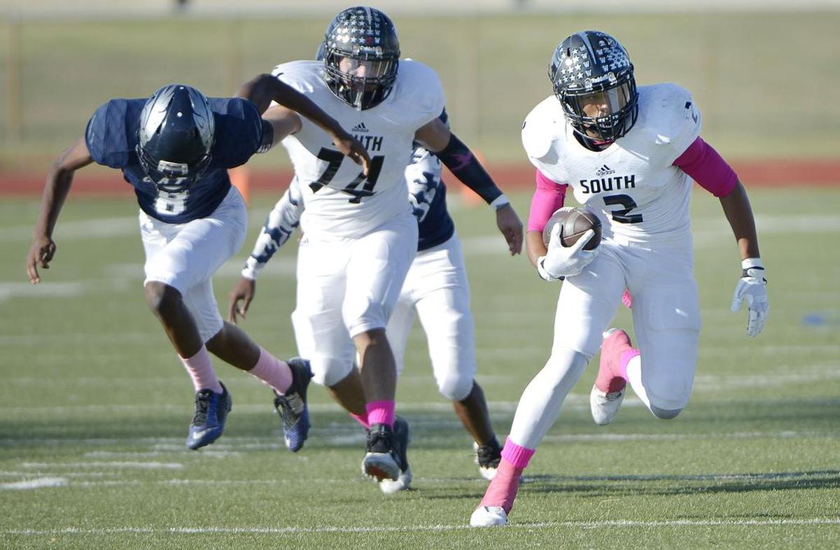 South Hills Scorpions Tylan Wallace (2) breaks into the open on this second-quarter touchdown.
