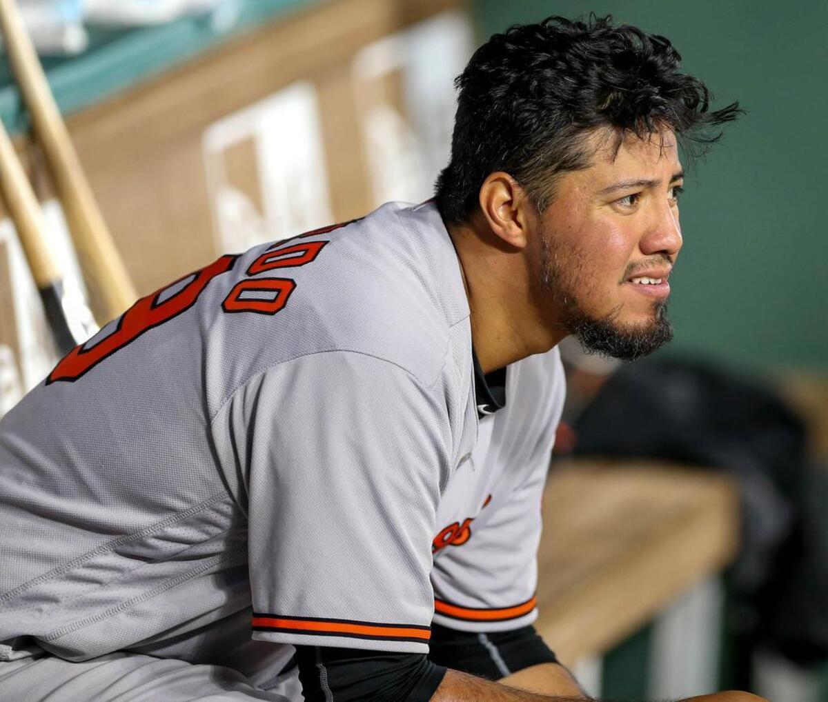 Orioles pitcher Yovani Gallardo has cut the long goatee he sports with the Rangers during the 2015 season.