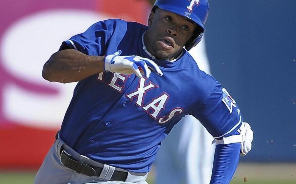 
Knowing a pitcher’s pickoff move and a catcher’s arm strength and accuracy help the Rangers’ Delino DeShields make sound base-running judgments.

