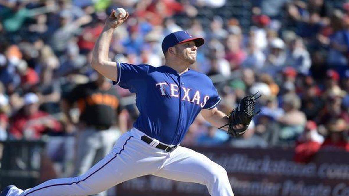 
Shawn Tolleson’s lingering right forearm tightness could open up a spot for another reliever to begin the season.


