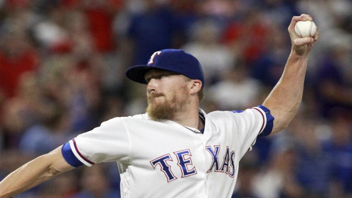 Jake Diekman will report to spring training Tuesday with the rest of the Rangers’ pitchers and catchers even though he had his colon removed last month.