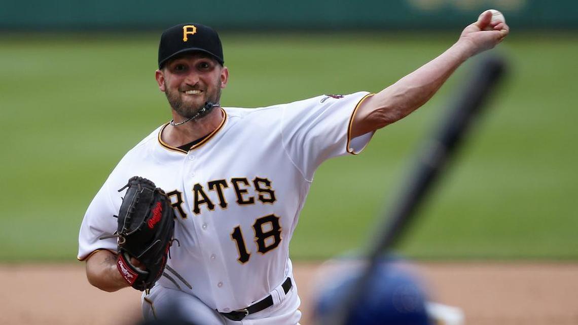 Jon Niese will get a shot to make the Rangers’ Opening Day roster after signing a minor league deal Tuesday that includes an invitation to spring training.