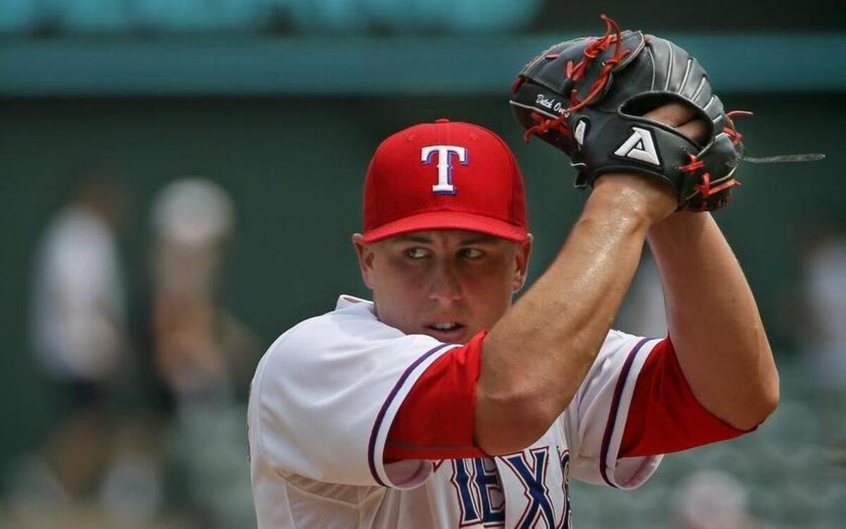 
Rangers starter Derek Holland will pitch Tuesday instead of Wednesday  so Texas has its two “hottest pitchers” at the front of the four-game series, manager Jeff Banister said.
