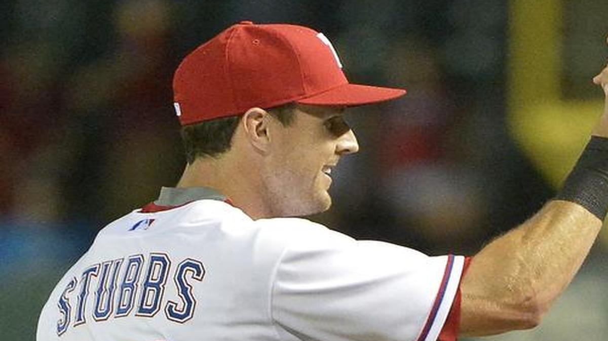 Drew Stubbs joined the Rangers on Saturday as an extra outfielder to fill out the bench.