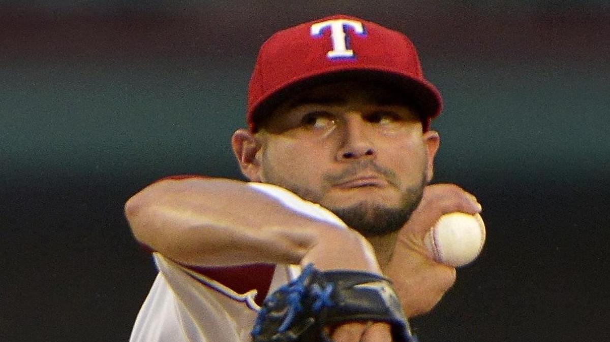 Rangers left-hander Martin Perez, who broke the tip of his right thumb, expects to come off the disabled list on Monday.