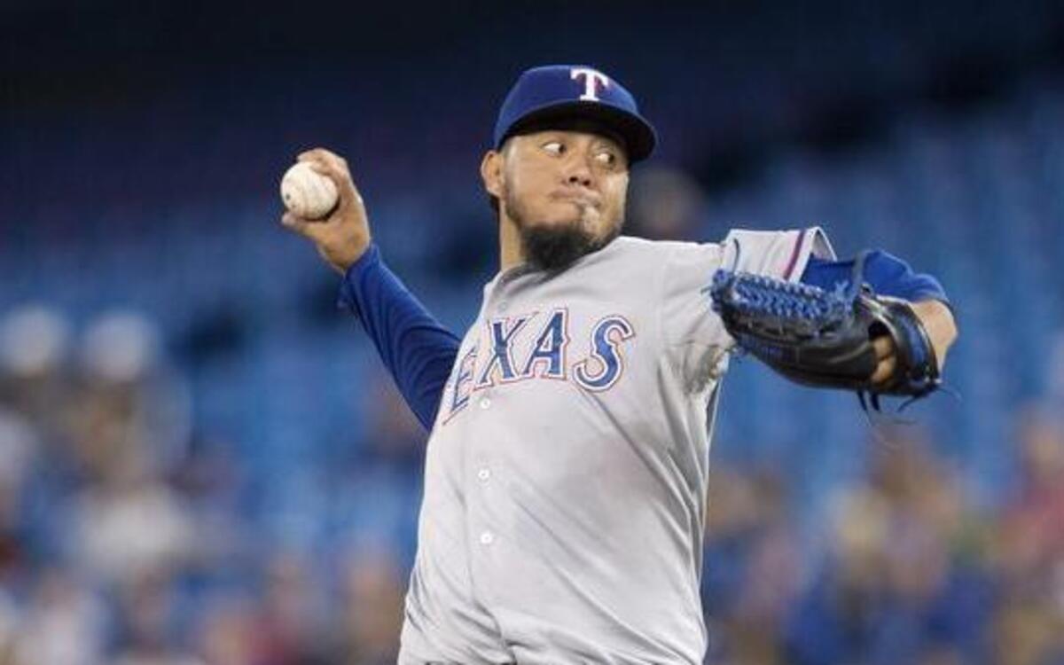 
Rangers starting pitcher Yovani Gallardo thew 8 1/3 scoreless innings to help Texas beat Toronto on Saturday and snap the Rangers’ six-game losing streak.
