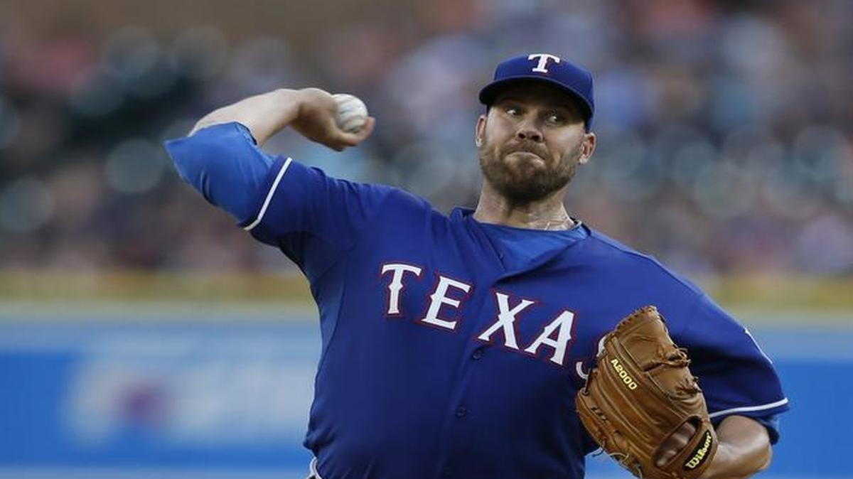 
Colby Lewis had a strong outing, stopping the Tigers on six hits and one walk over seven innings.

