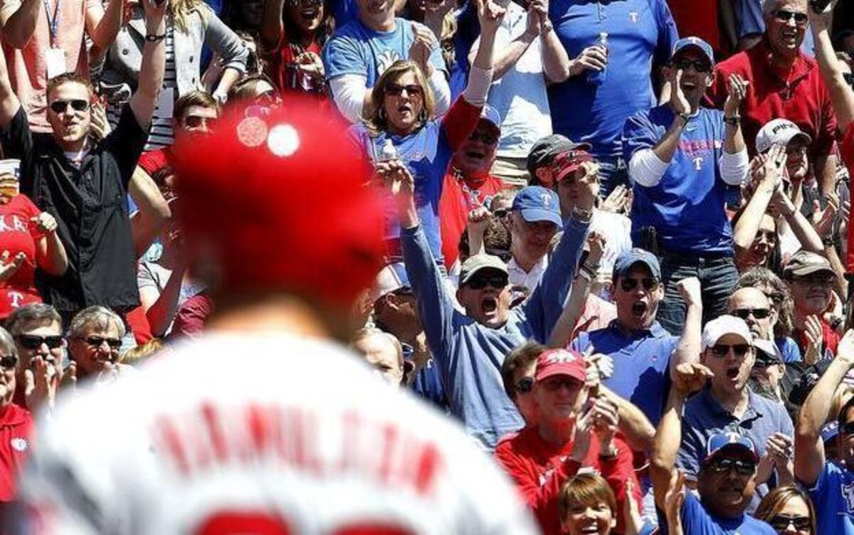 
Rangers fans cheered wildly in April 2013 when Josh Hamilton made outs during his first trip to Arlington as an Angels player. He returns to Anaheim for the first time Friday.
