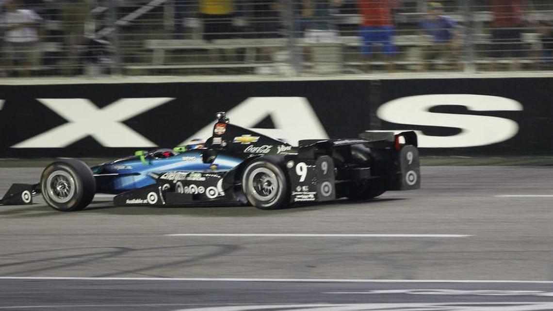 
Scott Dixon pilots his Ganassi Chevrolet to a 7.8-second victory over teammate Tony Kanaan at TMS. 
